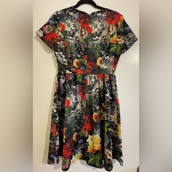 Floral Knee Length Dress - Picture 5 of 6